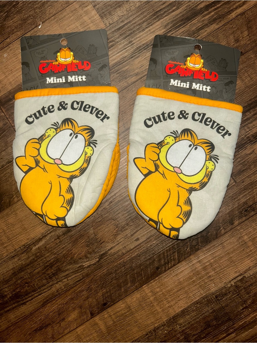 Garfield Oven Mitts